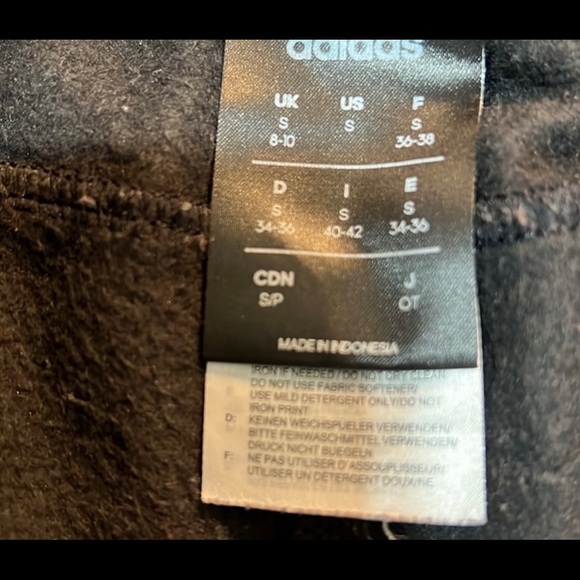 Adidas joggers- great condition barely worn - Picture 4 of 4